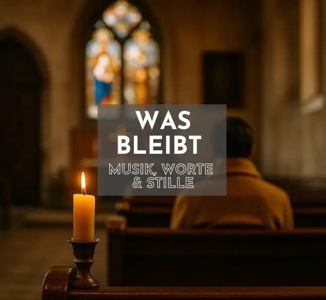 Ein Mann sitzt bei Kerzenschein in einer Kirche symbolisiert unseren Vortrag zum Thema Trauer am Totensonntag