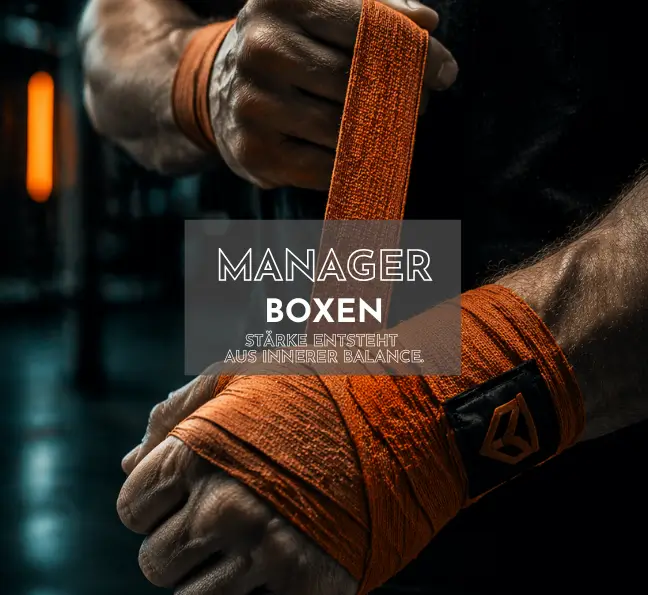 Drei Personen auf einem Weg am Wasser entlang beim unterhalten , einer davon ist Coach